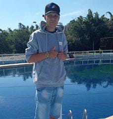 Mãe procura adolescente que fugiu de casa na noite de segunda-feira (11)